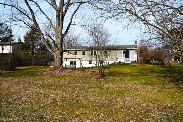 2405 Weymouth Road, Hinckley, OH 44233