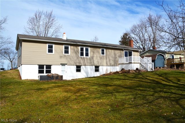 2405 Weymouth Road, Hinckley, OH 44233