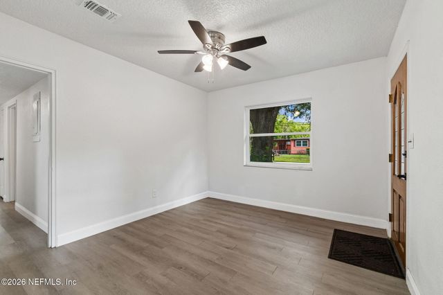 3524 CENTERHILL Drive N, Jacksonville, FL 32254