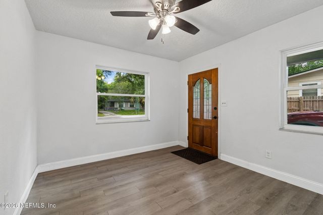 3524 CENTERHILL Drive N, Jacksonville, FL 32254