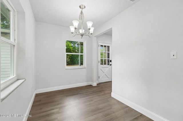3524 CENTERHILL Drive N, Jacksonville, FL 32254