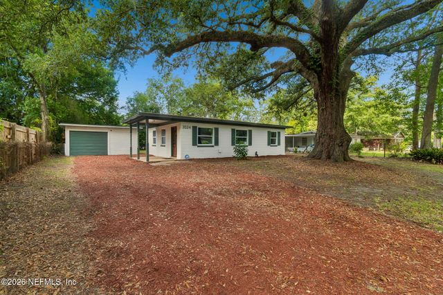 3524 CENTERHILL Drive N, Jacksonville, FL 32254