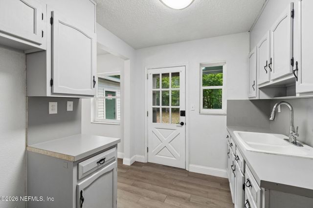 3524 CENTERHILL Drive N, Jacksonville, FL 32254