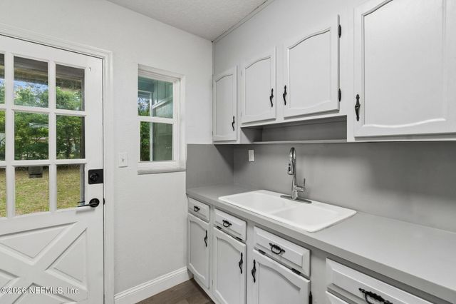 3524 CENTERHILL Drive N, Jacksonville, FL 32254