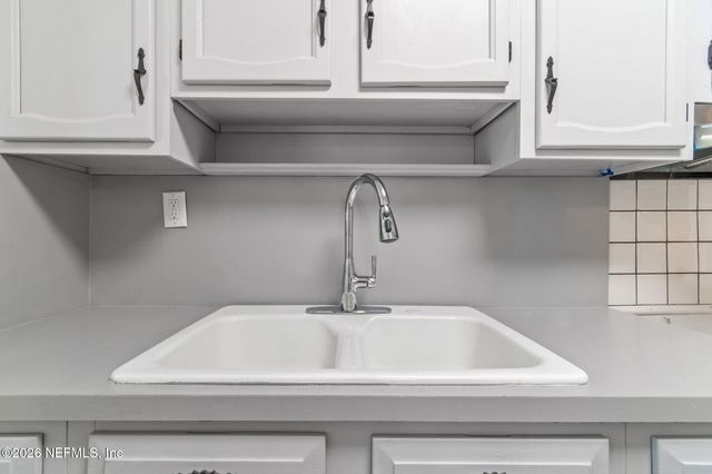 3524 CENTERHILL Drive N, Jacksonville, FL 32254