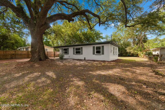 3524 CENTERHILL Drive N, Jacksonville, FL 32254