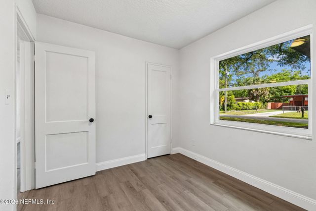3524 CENTERHILL Drive N, Jacksonville, FL 32254
