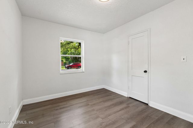 3524 CENTERHILL Drive N, Jacksonville, FL 32254