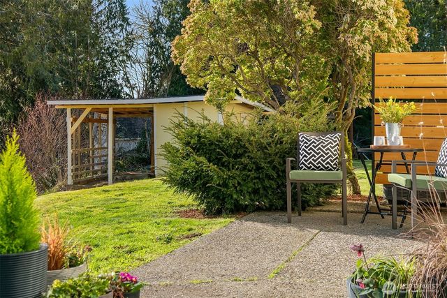 13517 246th Avenue SE, Issaquah, WA 98027