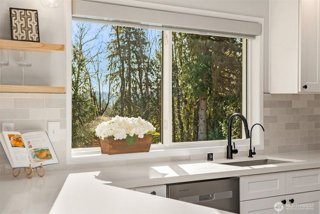 13517 246th Avenue SE, Issaquah, WA 98027