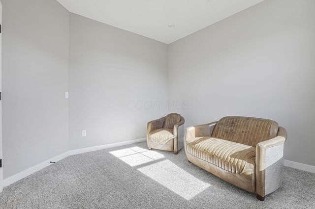 6076 Honey Farm Way, Grove City, OH 43123