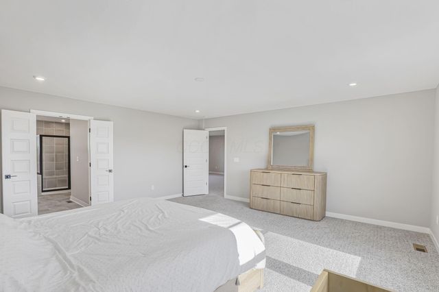 6076 Honey Farm Way, Grove City, OH 43123
