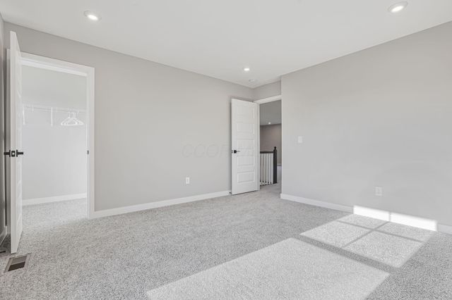 6076 Honey Farm Way, Grove City, OH 43123