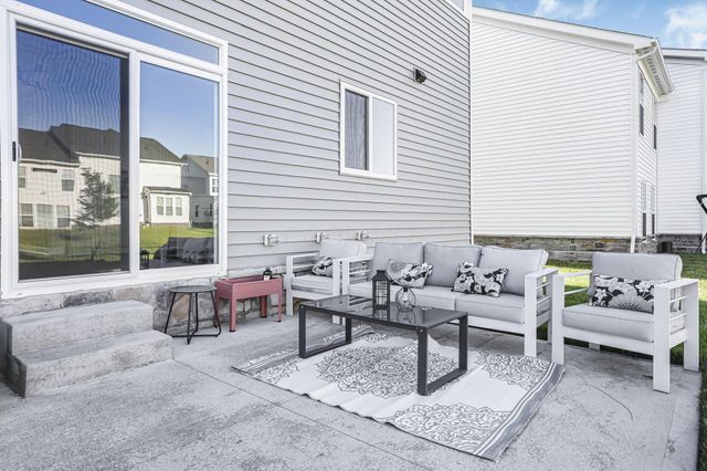 6076 Honey Farm Way, Grove City, OH 43123
