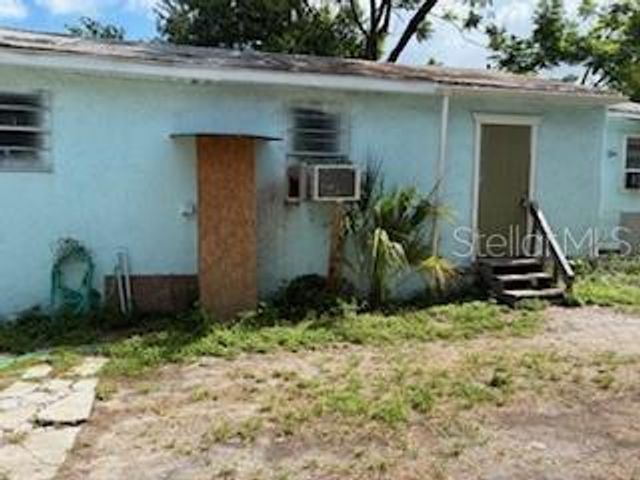 8310 N HILLSBOROUGH LANE, Tampa, FL 33604