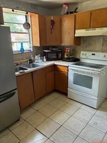 8310 N HILLSBOROUGH LANE, Tampa, FL 33604
