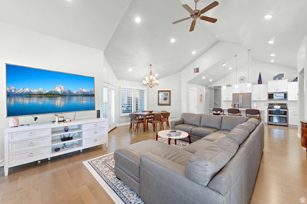 Image 3 of property listing at 417 N MALLARD DR #D, Vineyard, UT 84059