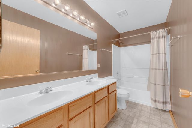 24525 Champion Drive, Plainfield, IL 60585