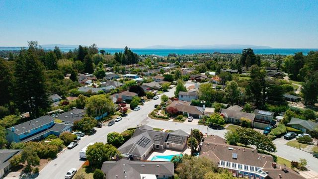 2 Ortalon Avenue, Santa Cruz, CA 95060