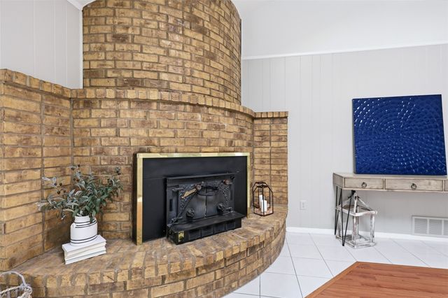 5536 Meadow Oak Street, North Richland Hills, TX 76180