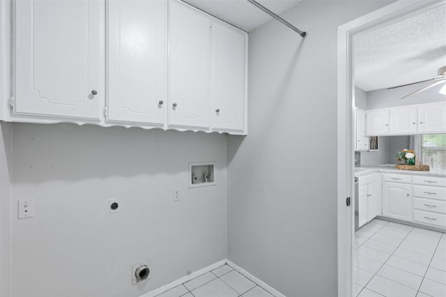 5536 Meadow Oak Street, North Richland Hills, TX 76180