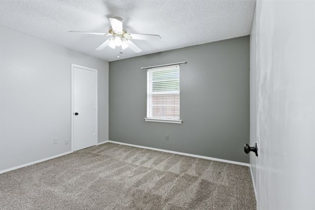 5536 Meadow Oak Street, North Richland Hills, TX 76180