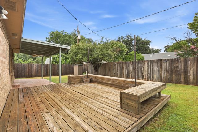 5536 Meadow Oak Street, North Richland Hills, TX 76180