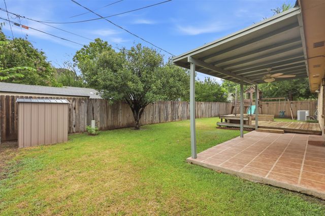 5536 Meadow Oak Street, North Richland Hills, TX 76180