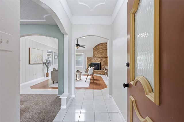 5536 Meadow Oak Street, North Richland Hills, TX 76180
