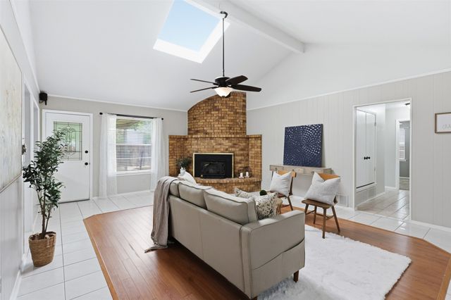 5536 Meadow Oak Street, North Richland Hills, TX 76180