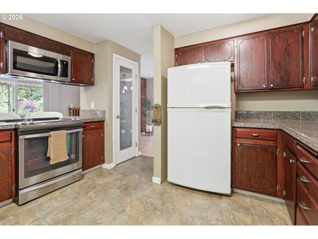 15643 Se ANDYS Ct, Milwaukie, OR 97267