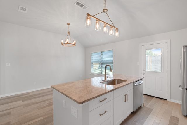811 Cutting Horse Drive, Mansfield, TX 76063