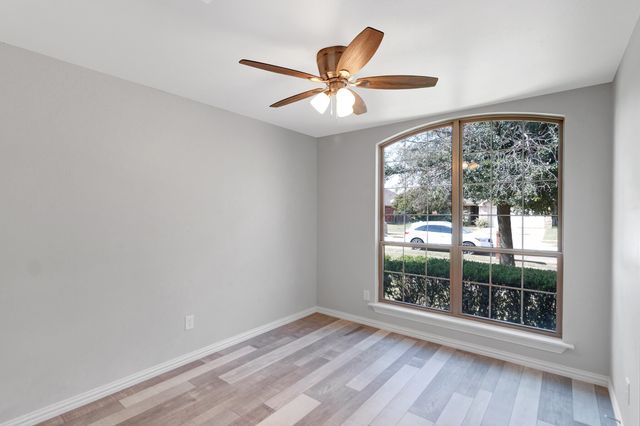811 Cutting Horse Drive, Mansfield, TX 76063