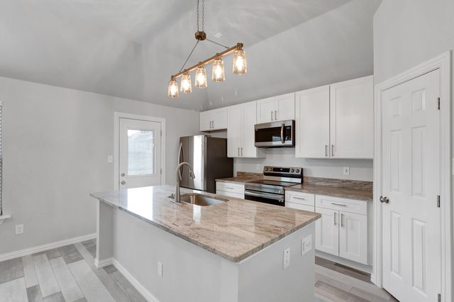 811 Cutting Horse Drive, Mansfield, TX 76063