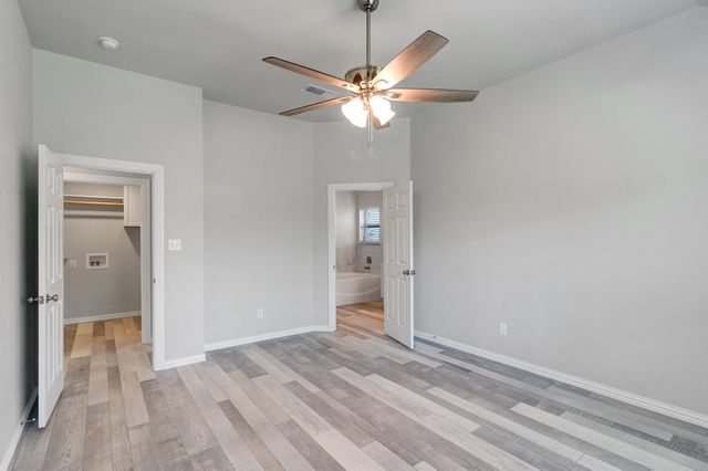 811 Cutting Horse Drive, Mansfield, TX 76063