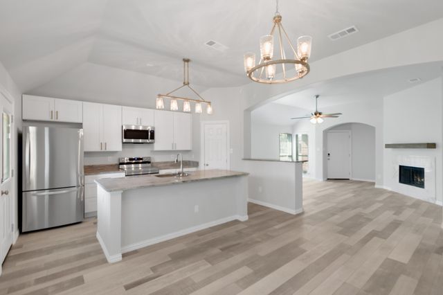 811 Cutting Horse Drive, Mansfield, TX 76063