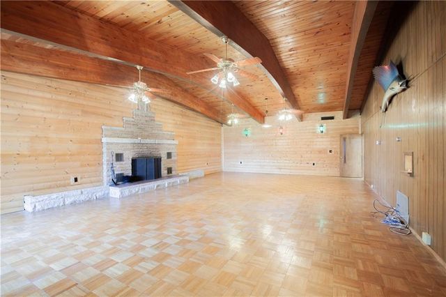 14610 State Route DD Highway, Savannah, MO 64485