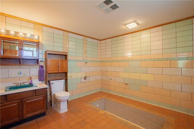 14610 State Route DD Highway, Savannah, MO 64485