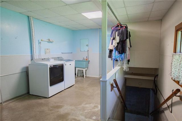 14610 State Route DD Highway, Savannah, MO 64485