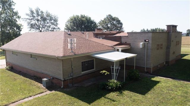 14610 State Route DD Highway, Savannah, MO 64485