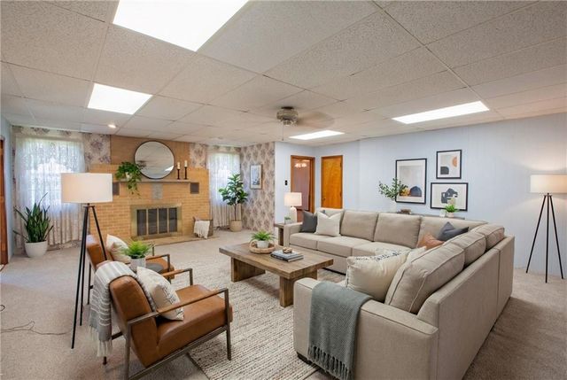 14610 State Route DD Highway, Savannah, MO 64485