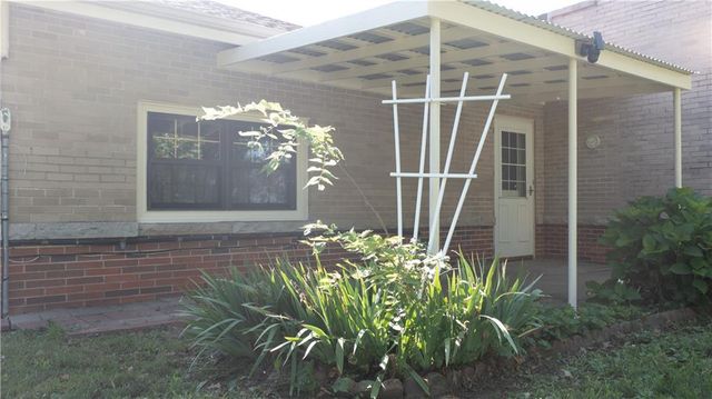 14610 State Route DD Highway, Savannah, MO 64485