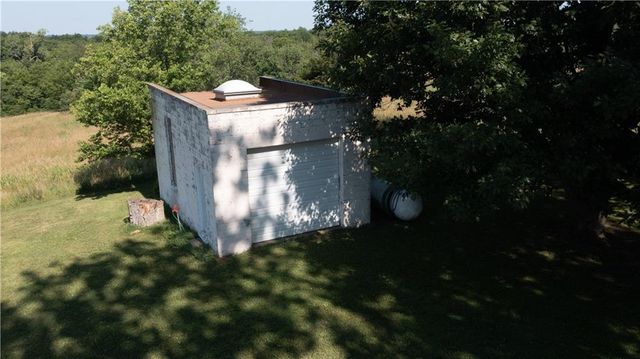 14610 State Route DD Highway, Savannah, MO 64485