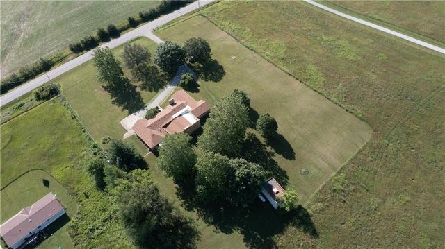 14610 State Route DD Highway, Savannah, MO 64485