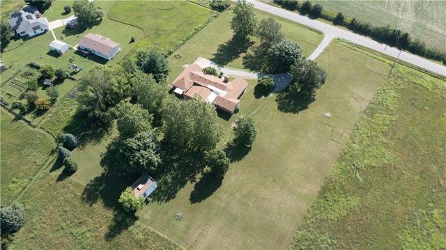 14610 State Route DD Highway, Savannah, MO 64485