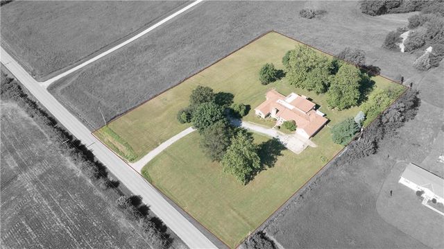 14610 State Route DD Highway, Savannah, MO 64485