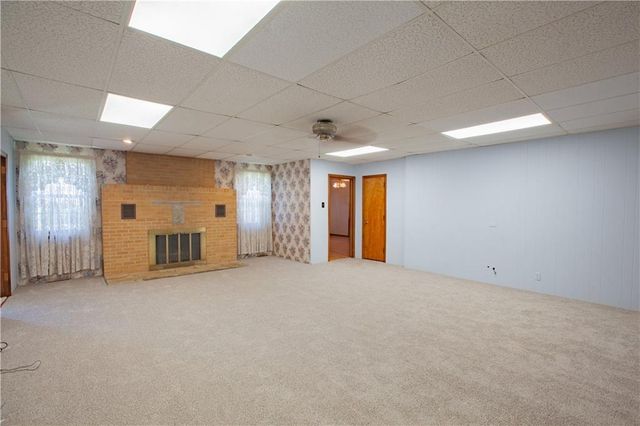 14610 State Route DD Highway, Savannah, MO 64485