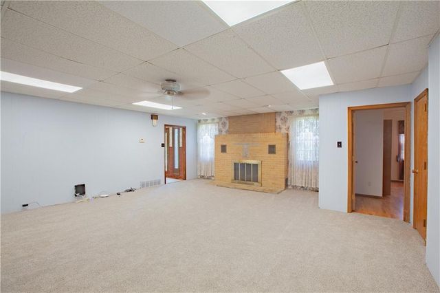 14610 State Route DD Highway, Savannah, MO 64485