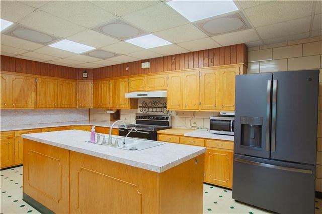 14610 State Route DD Highway, Savannah, MO 64485