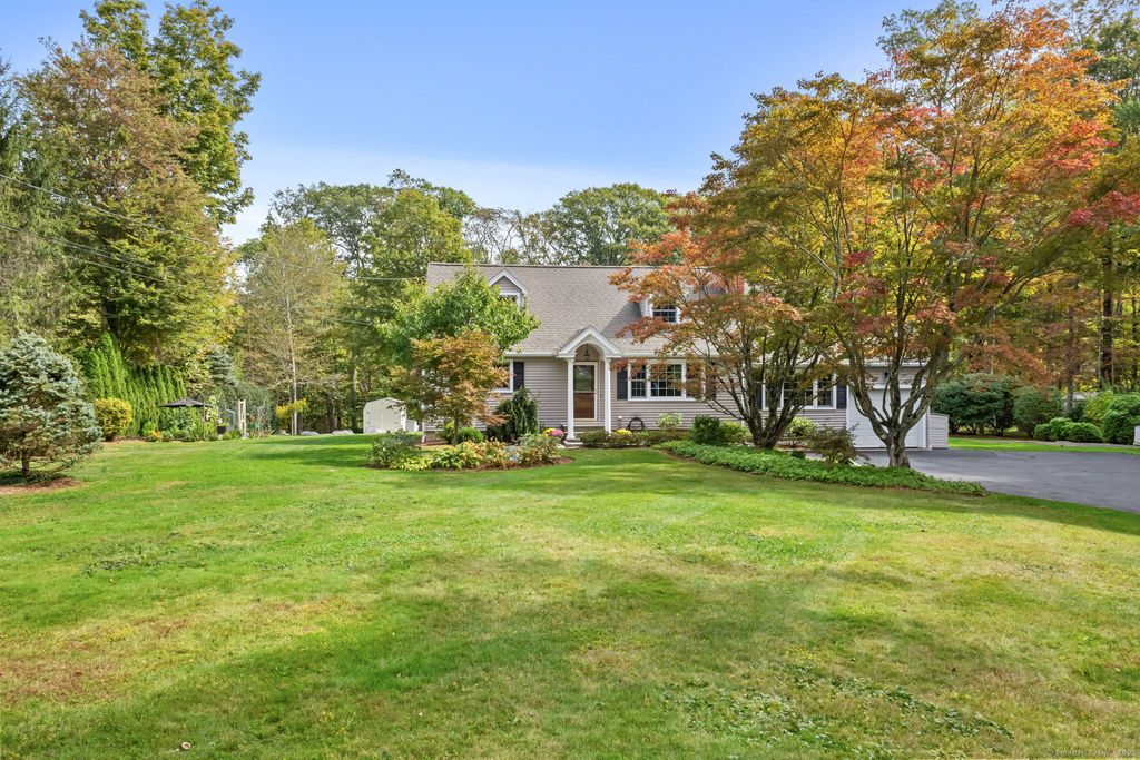 8 Karen Drive, New Fairfield, CT 06812